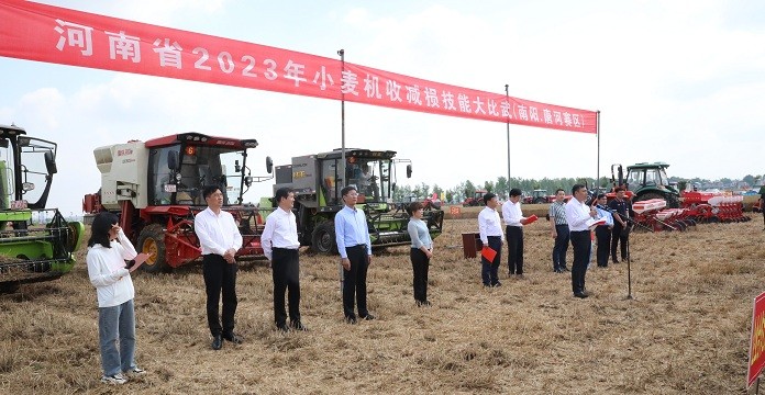 河南省2023年小麦机收减损技能大比武（南阳唐河赛区）开赛